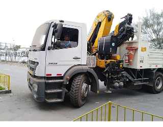 Alquiler de Camión Grúa (Truck crane) / Grúa Automática 9 tons.  en Saint George, Barbados